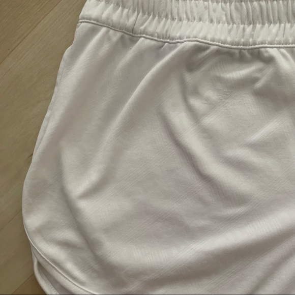 TNA Aritzia White Gym Shorts - Picture 5 of 6